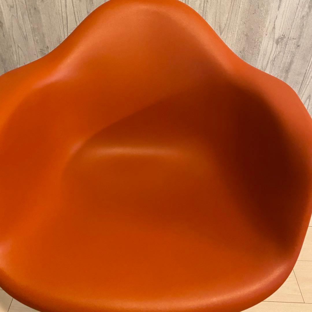 Herman Miller HAY イームズプラスチックシェルアームチェア