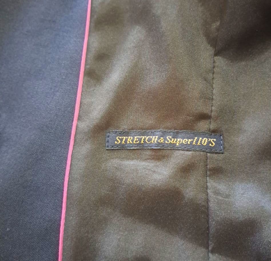 HILTON ヒルトン super110's パンツスーツ セット 黒　無地