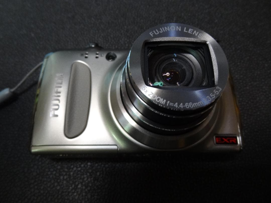 FINEPIX F550EXR シャンパンゴールド 外観極上