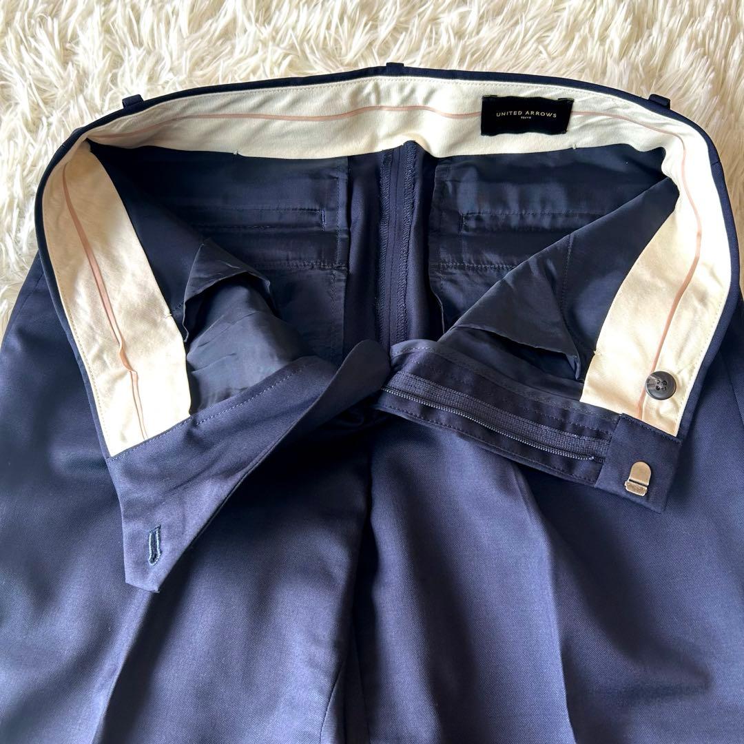 美品　近年モデル　ユナイテッドアローズ ノーカラーパンツセットアップスーツ　紺