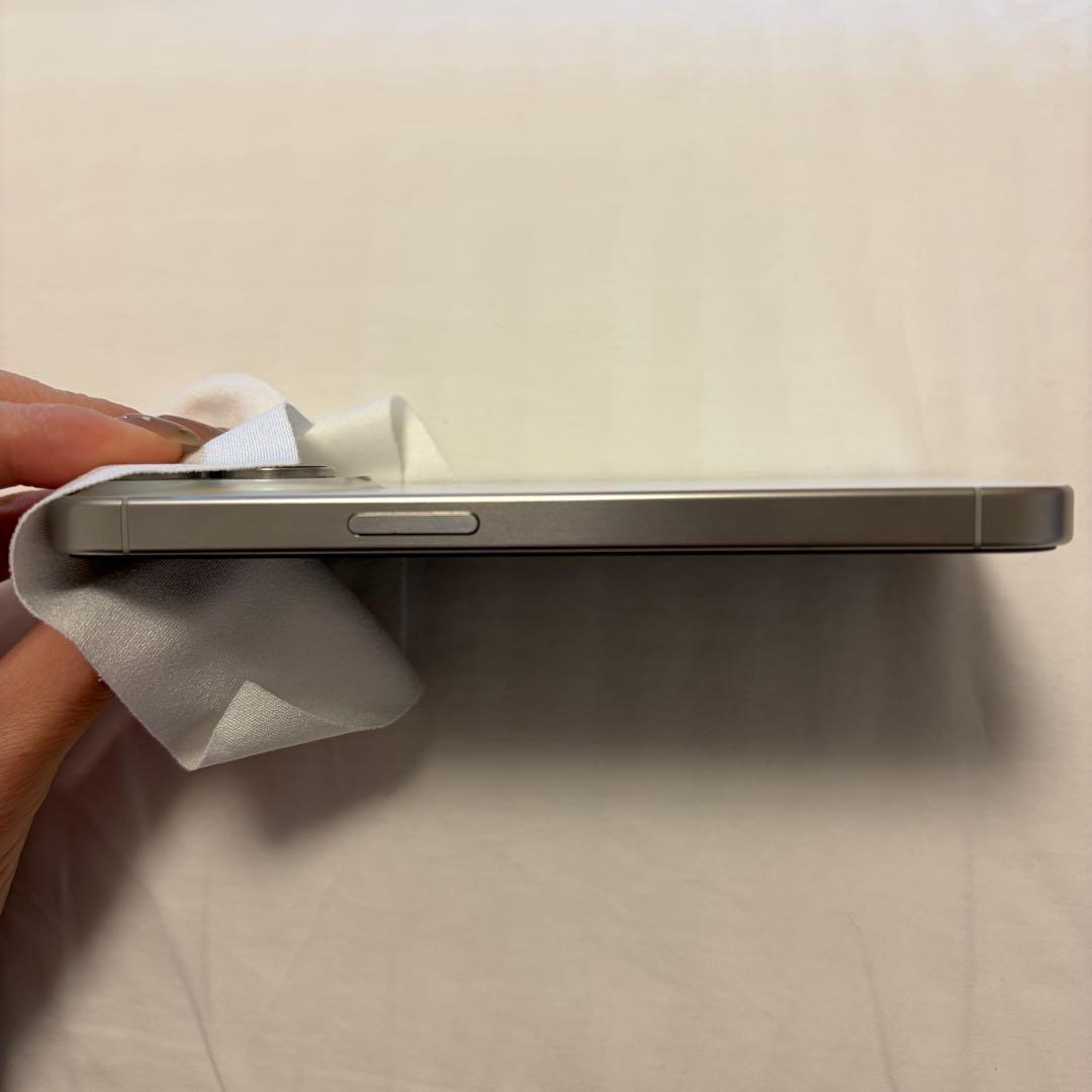 iPhone15 Pro 512GB ホワイト SIMフリー バッテリー87%