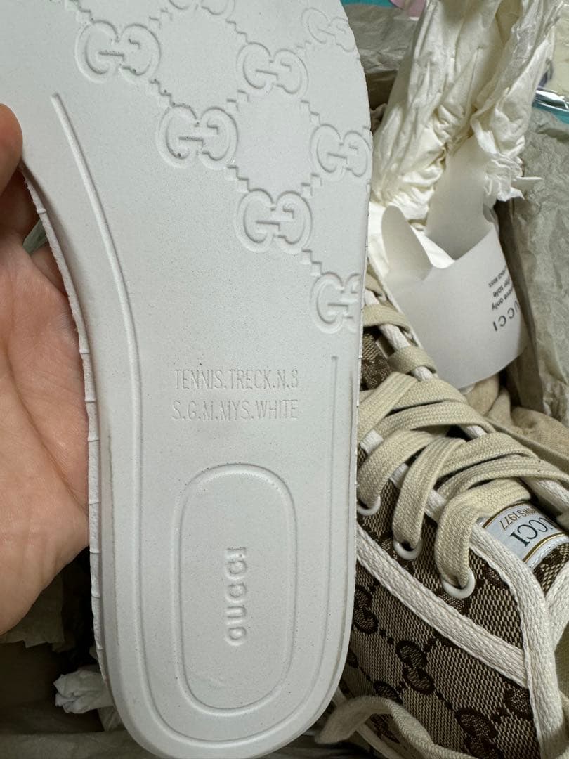 GUCCI ロゴパターン スニーカーメンズ8サイズ新品