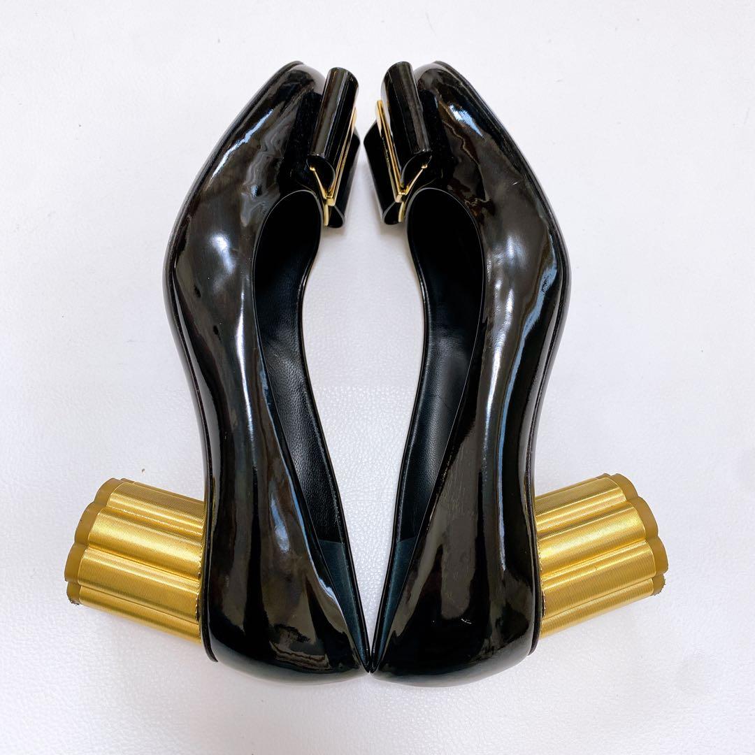 美品 フェラガモ　フラワーヒール エナメル ブラック 37.5