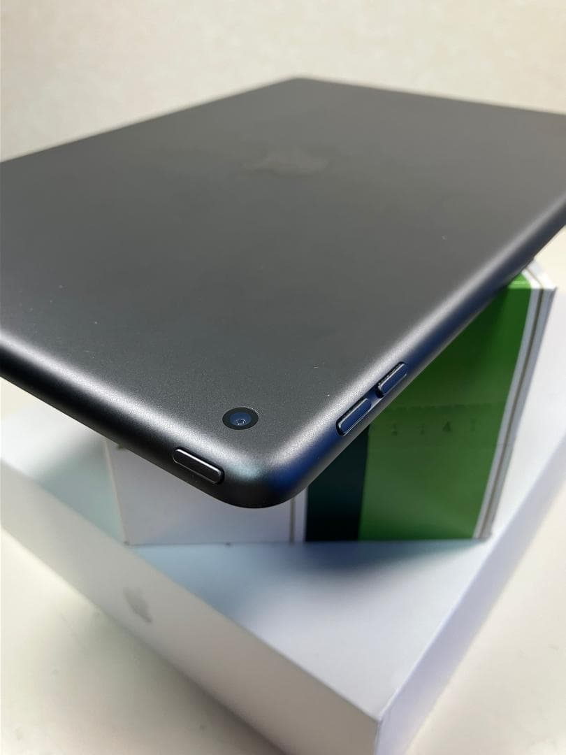 iPad 第9世代　256GB グレー　Wi-Fiモデル カバーガラスつき