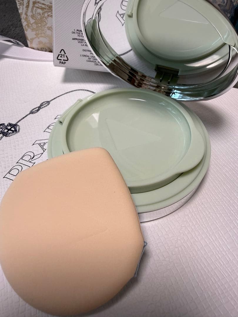 新品！PRADAプラダ　リヴィール　メッシュ　クッションファンデーション　LC5