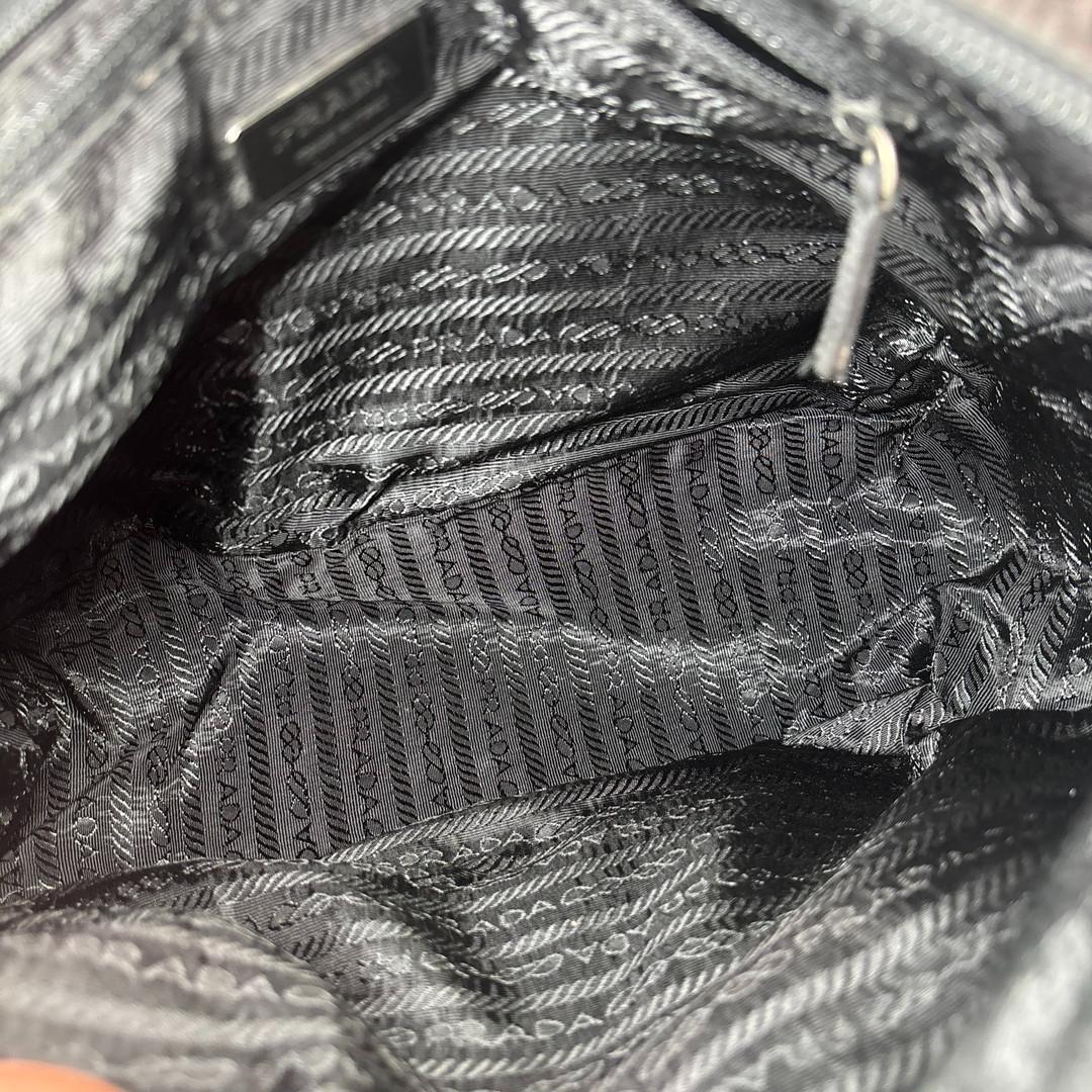 極美品 プラダ テスートナイロン ショルダーバッグ メッセンジャーバッグ