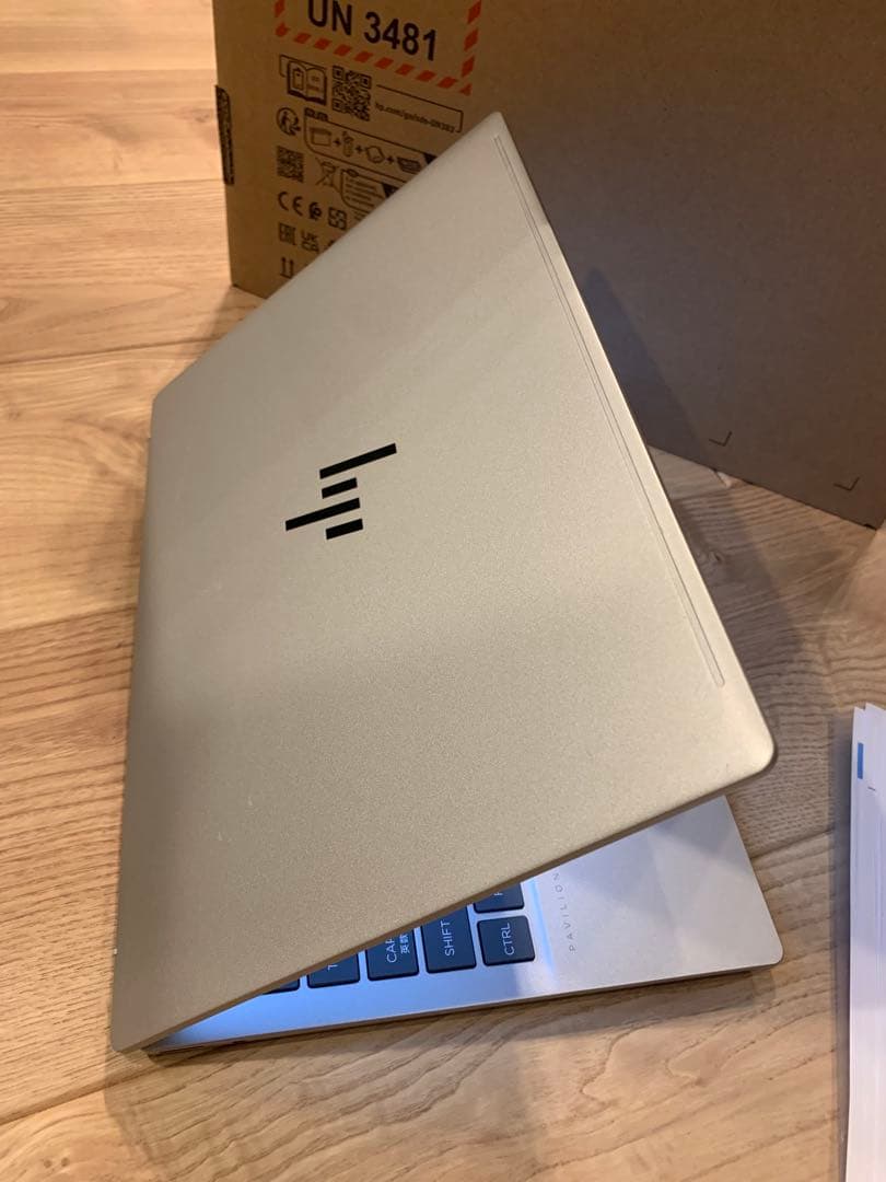 HP Pavilion Aero 13-bg ナチュラルシルバー