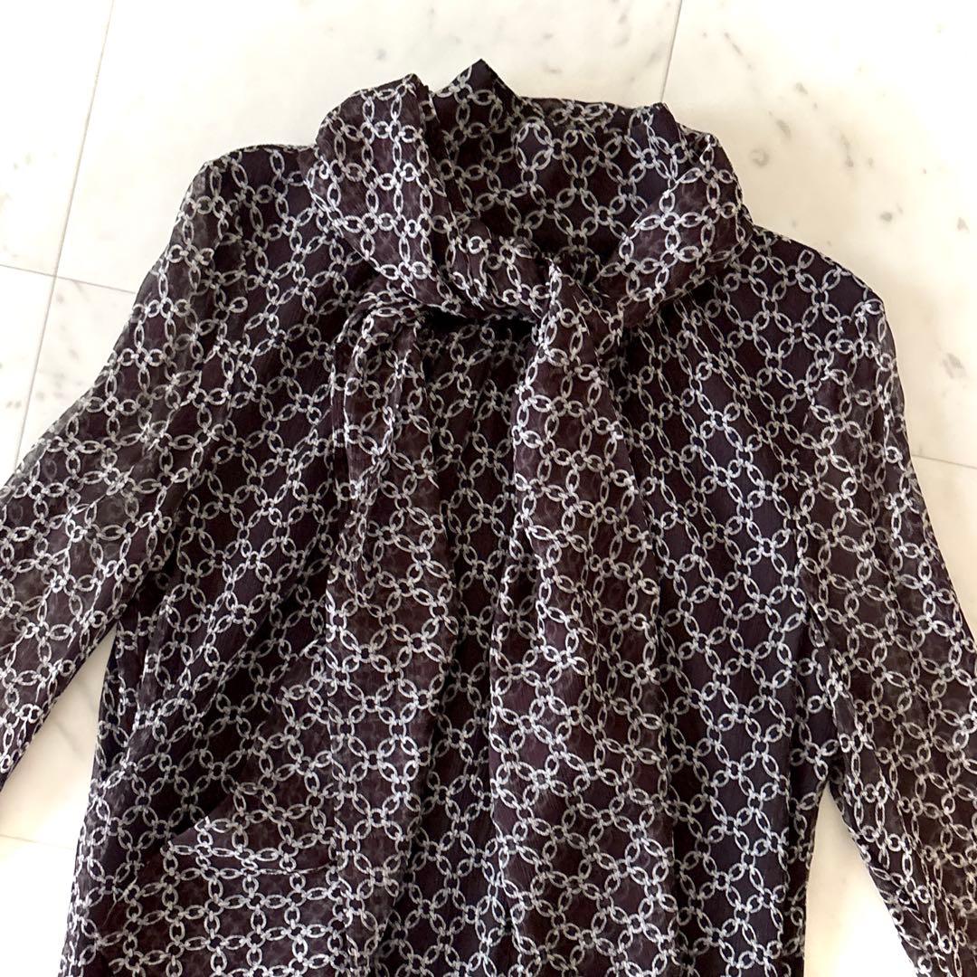 美品 ダーマコレクション シルク100％ チェーン柄 ボウタイ付きブラウス M