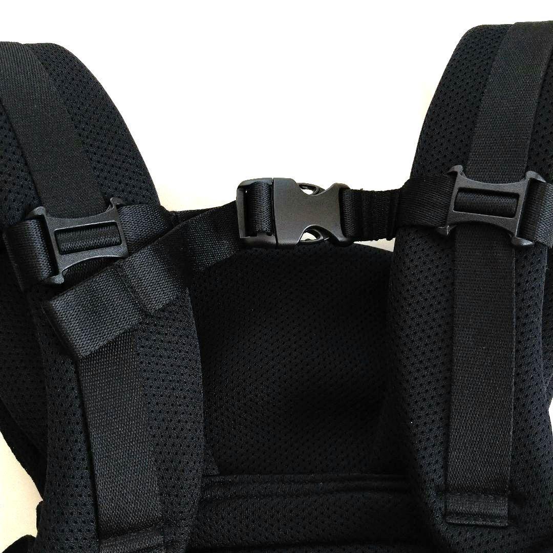 Pittorestk ピトレスク ベビーキャリア ファースト　ブラック　抱っこ紐