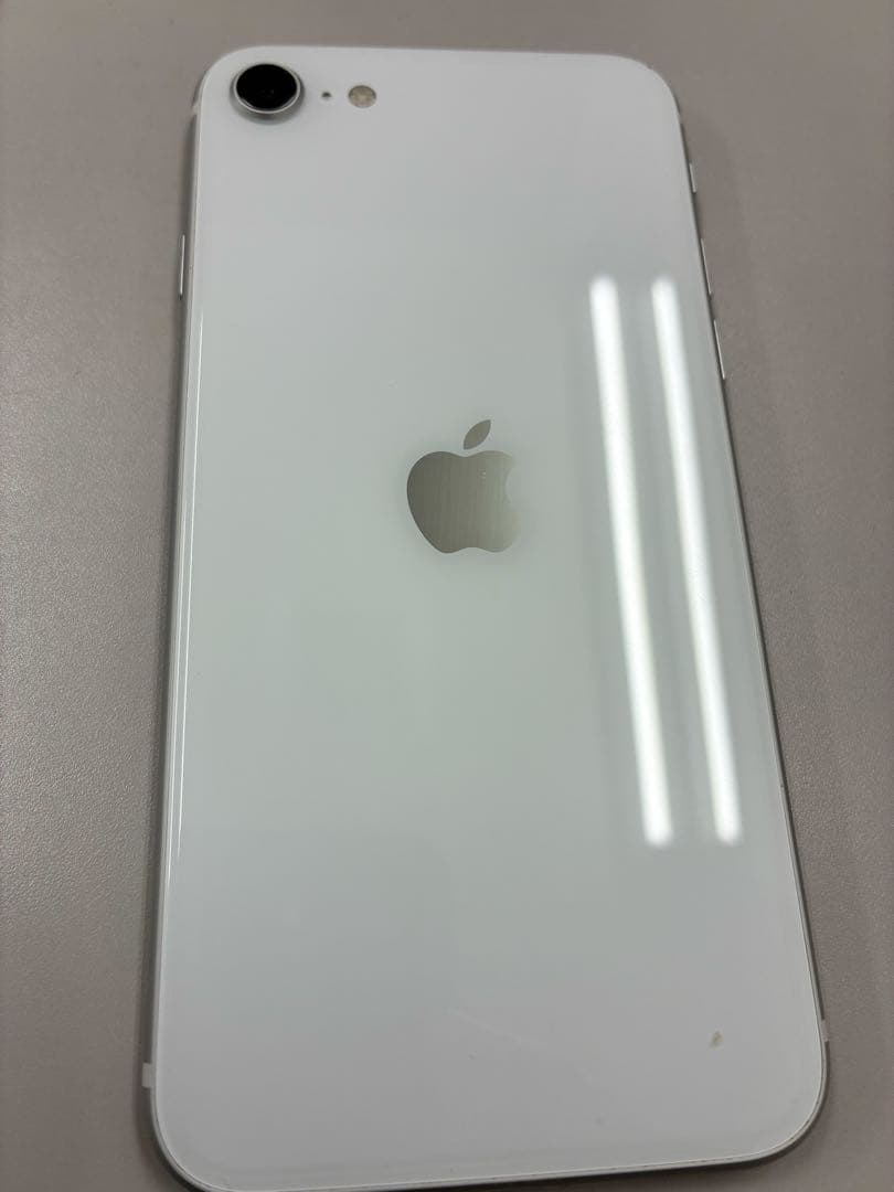 Apple iPhone SE (第2世代) ホワイト　64GB 82%