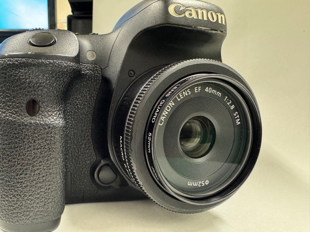 Canon EOS 7D Mark II + EF 40mmレンズ