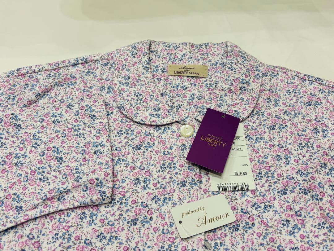 L サイズ　新品　リバティ　長袖　パジャマ　秋冬　小花　Amour