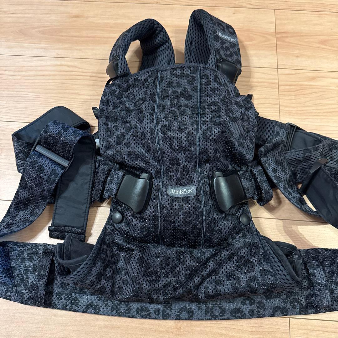 BABYBJÖRN 抱っこ紐 ブラック レオパード柄