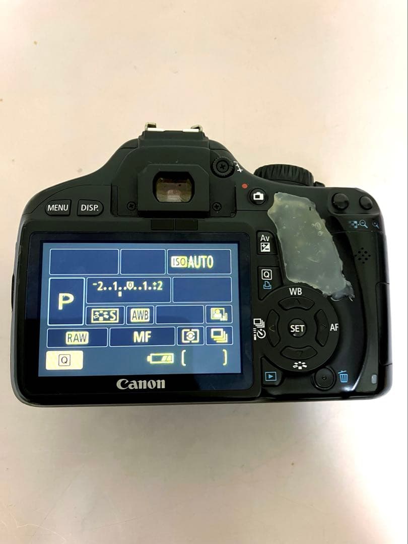 Canon EOS kiss X4 用純正バッテリーとジャンク扱いの本体とレンズ