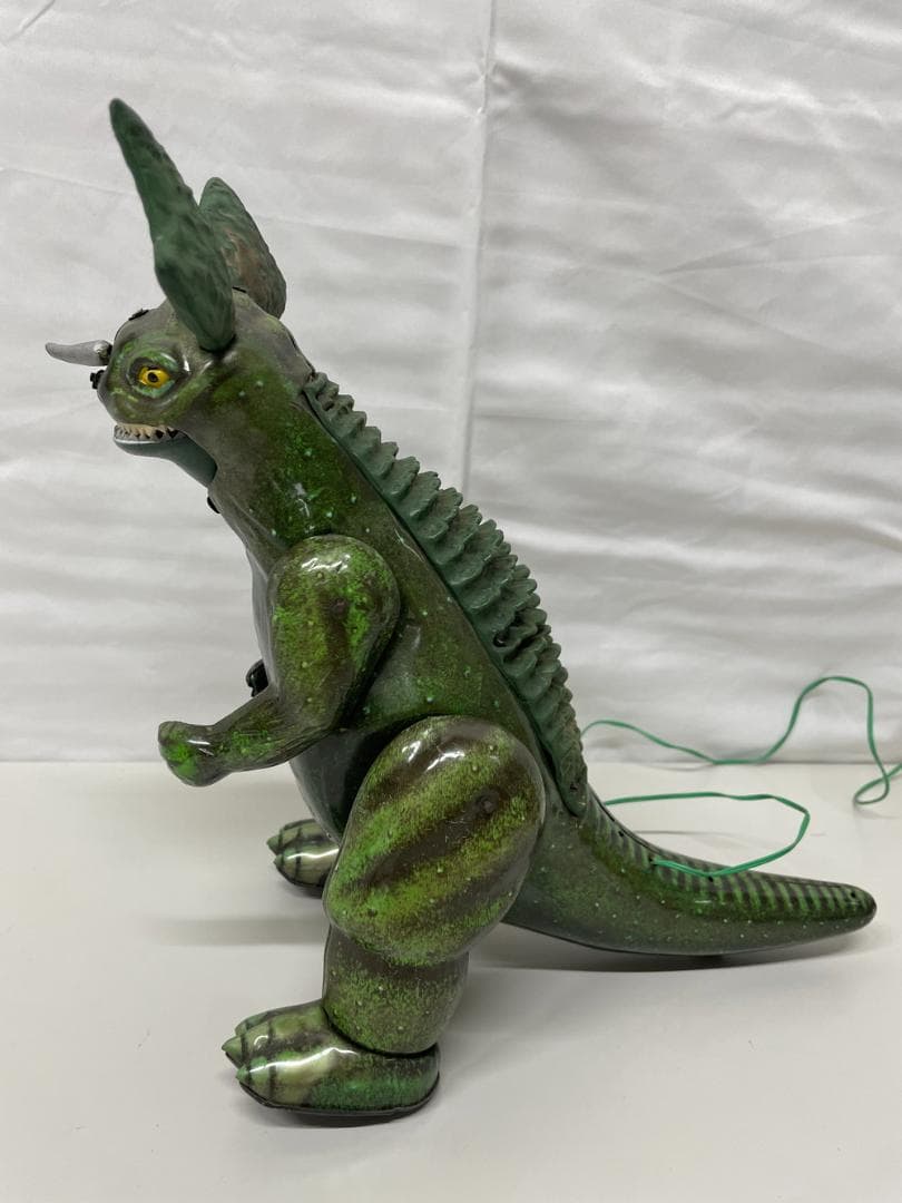 ◆恐怖の地底怪獣バラゴン ブリキ 緑色 ラジコン　09345
