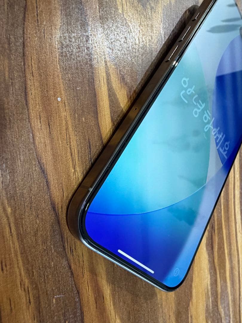 【美品】iPhone15Pro 256GB natural titanium