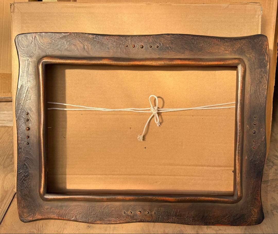 アンティーク調装飾的な木製額縁 ブラウン系　倉庫① 1/27 P6サイズ？