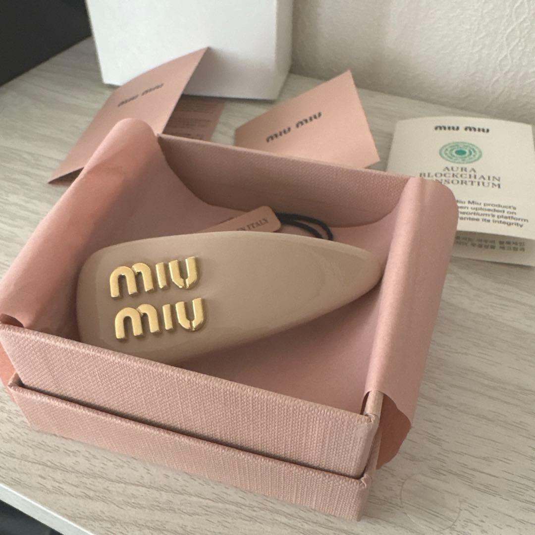 miumiu バレッタ クリップ