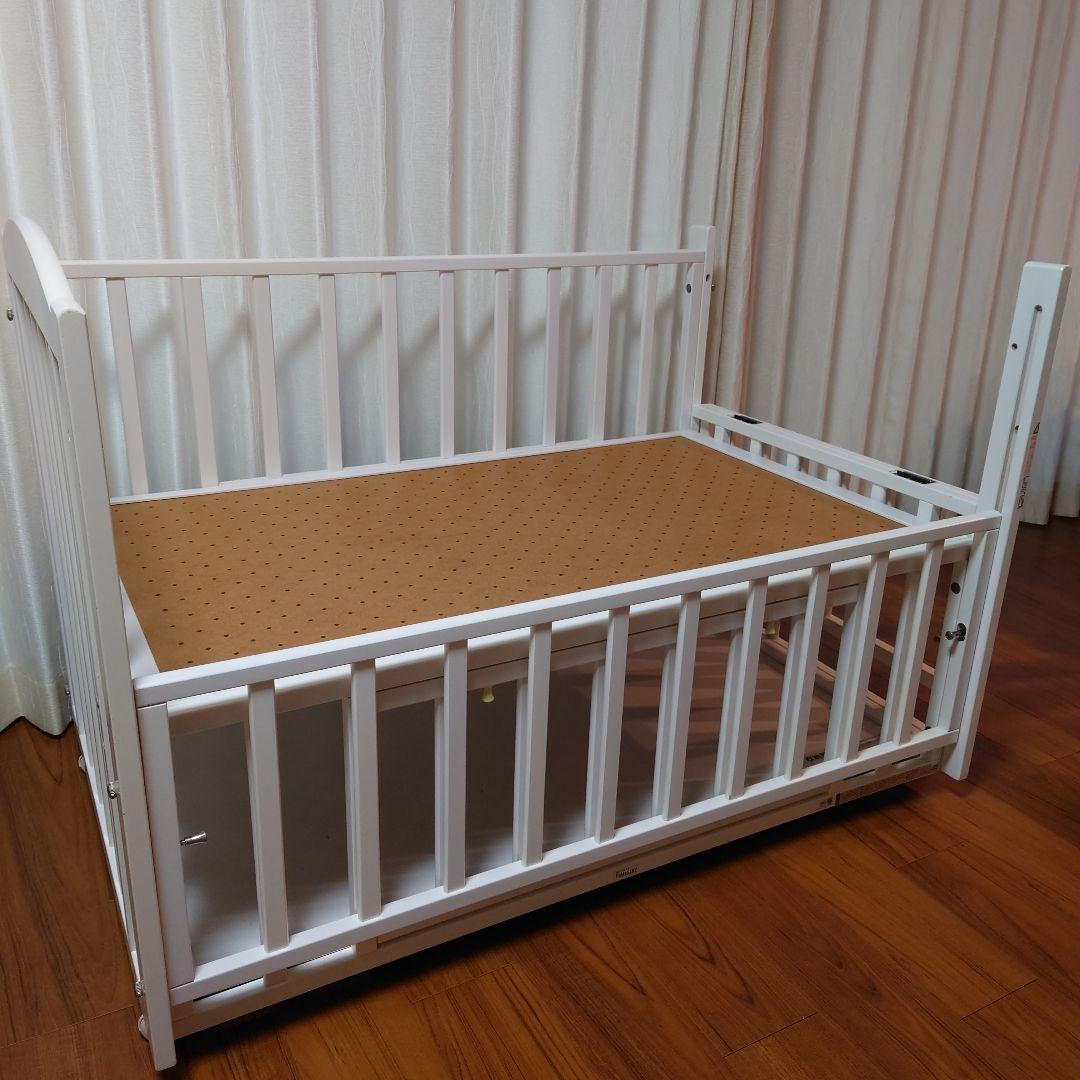 ヤマサキ　ベビーベッド　ツーオープンベッド