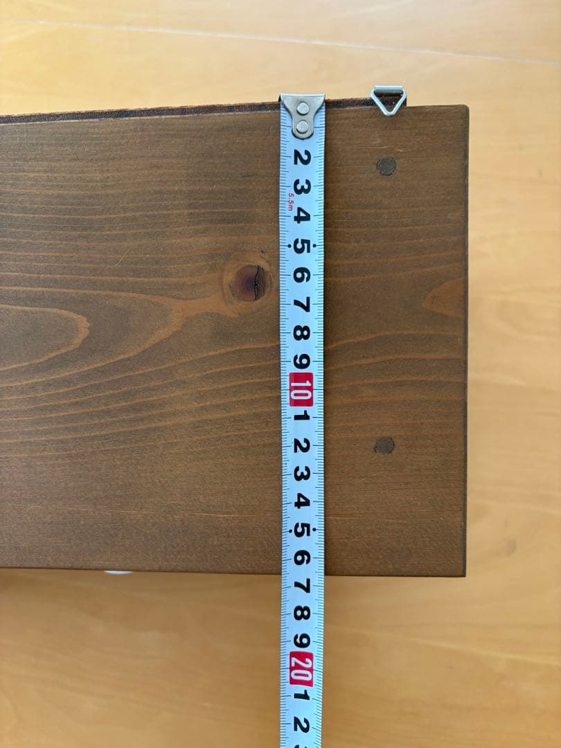 ウォールシェルフ、木製壁掛け棚 ガラス扉付き