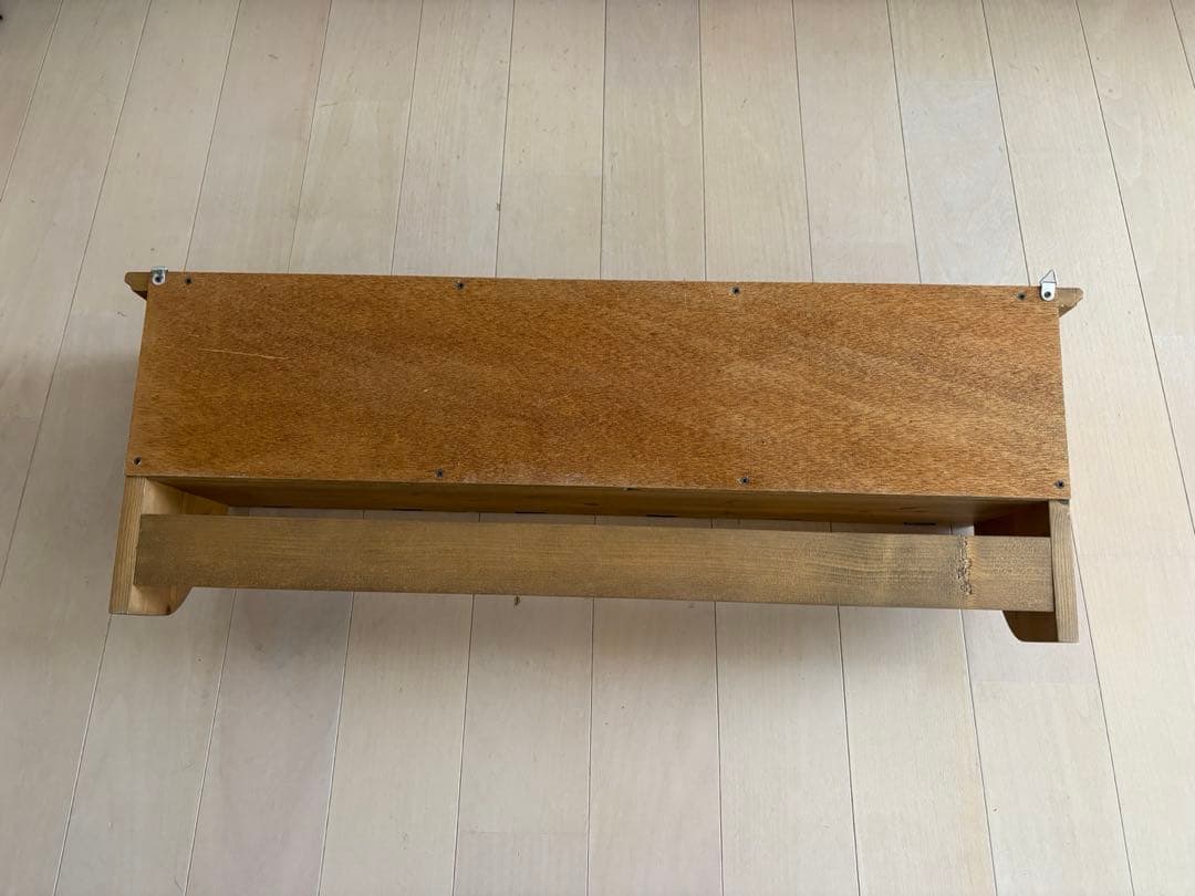 ウォールシェルフ、木製壁掛け棚 ガラス扉付き