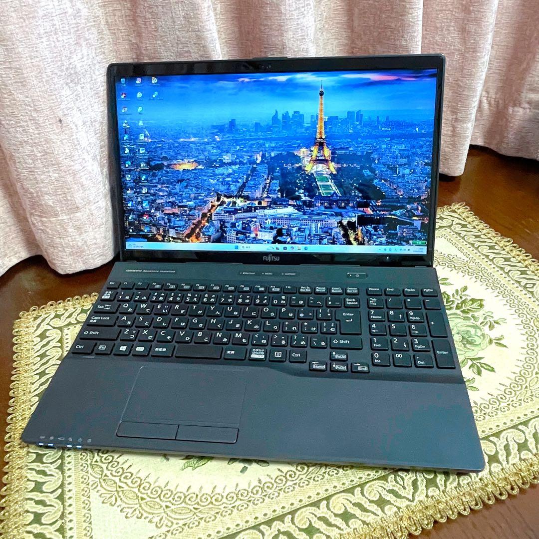 フルHD⭐︎Corei7⭐︎SSD⭐︎ブルーレイ⭐︎ノートパソコン オフィス付き