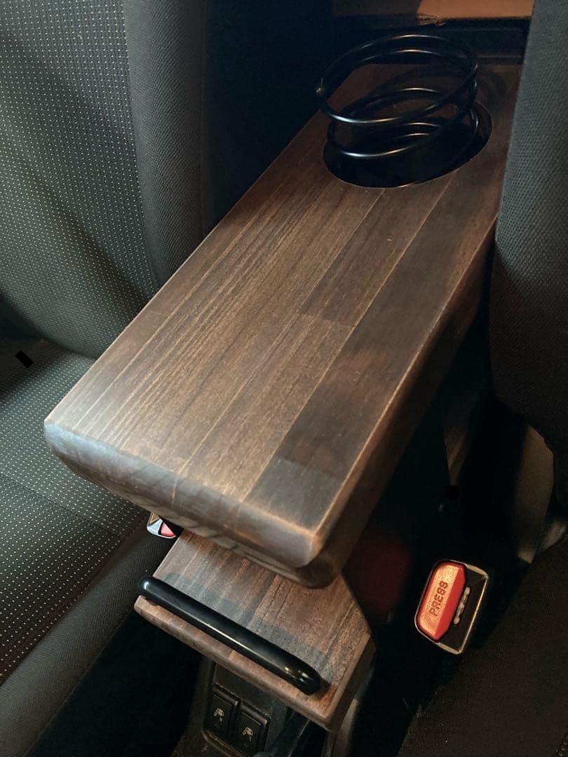 ジムニー　アームレスト　jb64.74