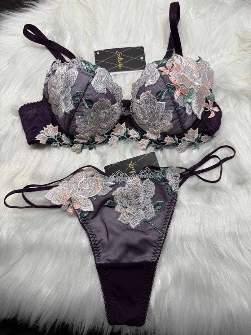 salute　サルート　11G 11グループ　C65 VI P-UP