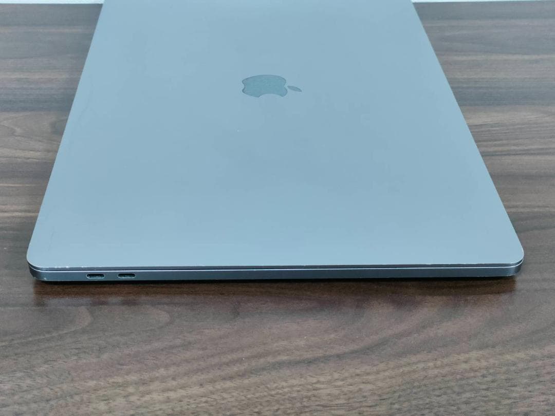 MacBook Pro 2019 16インチ i7 32G 512G USキー①