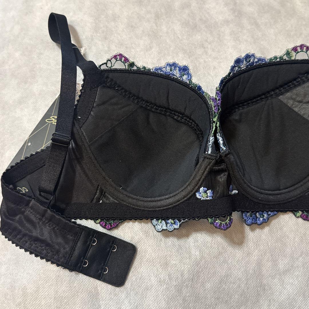 【SALE】ワコール　サルート　81G　P-upブラ　E65　２枚セット　新品