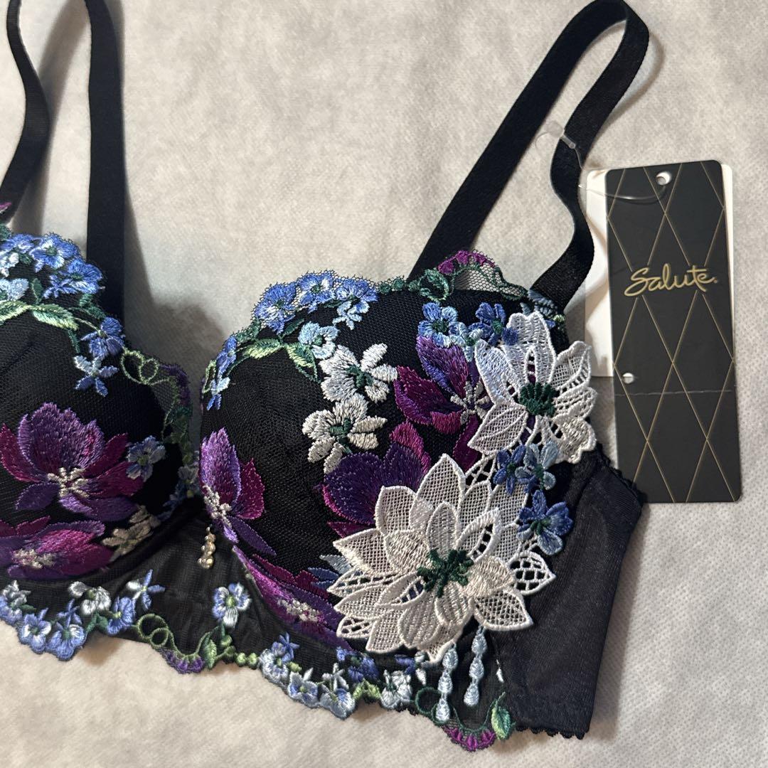 【SALE】ワコール　サルート　81G　P-upブラ　E65　２枚セット　新品