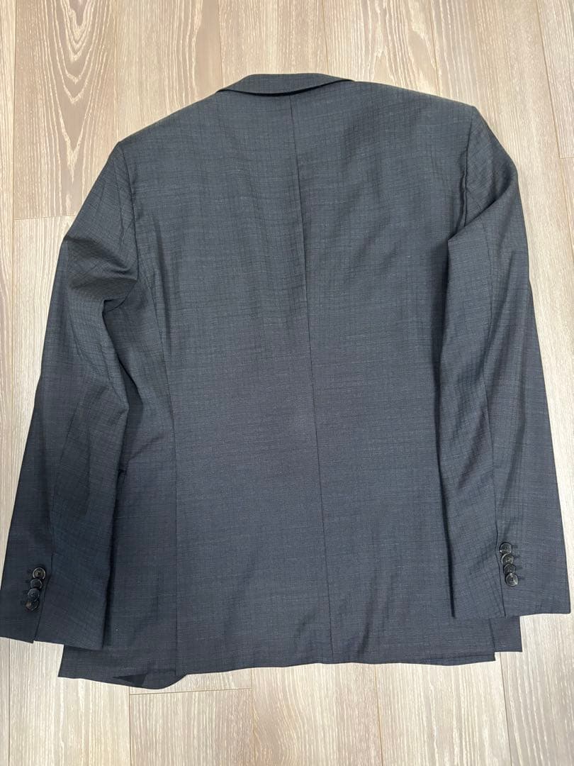 HUGO BOSS（ヒューゴボス)ダークグレー チェック柄 ビジネススーツ