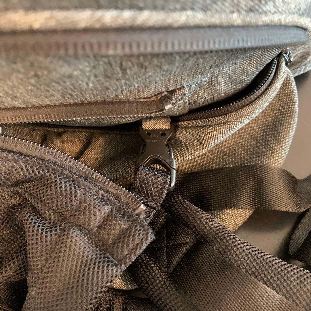 極美品 ダブルショルダー付き POLBAN ADVANCE ヒップシート 灰/黒