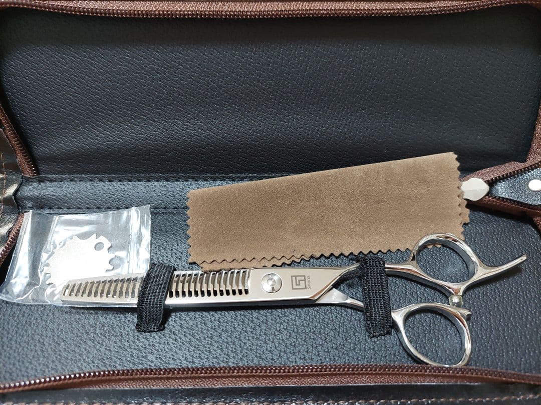 Svans. パワーセニングシザー(専用ケースつき)