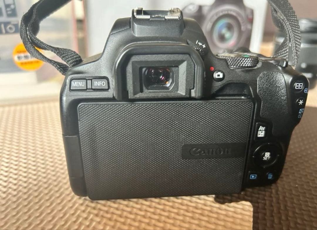 Canon EOS Kiss X10 デジタル一眼レフ