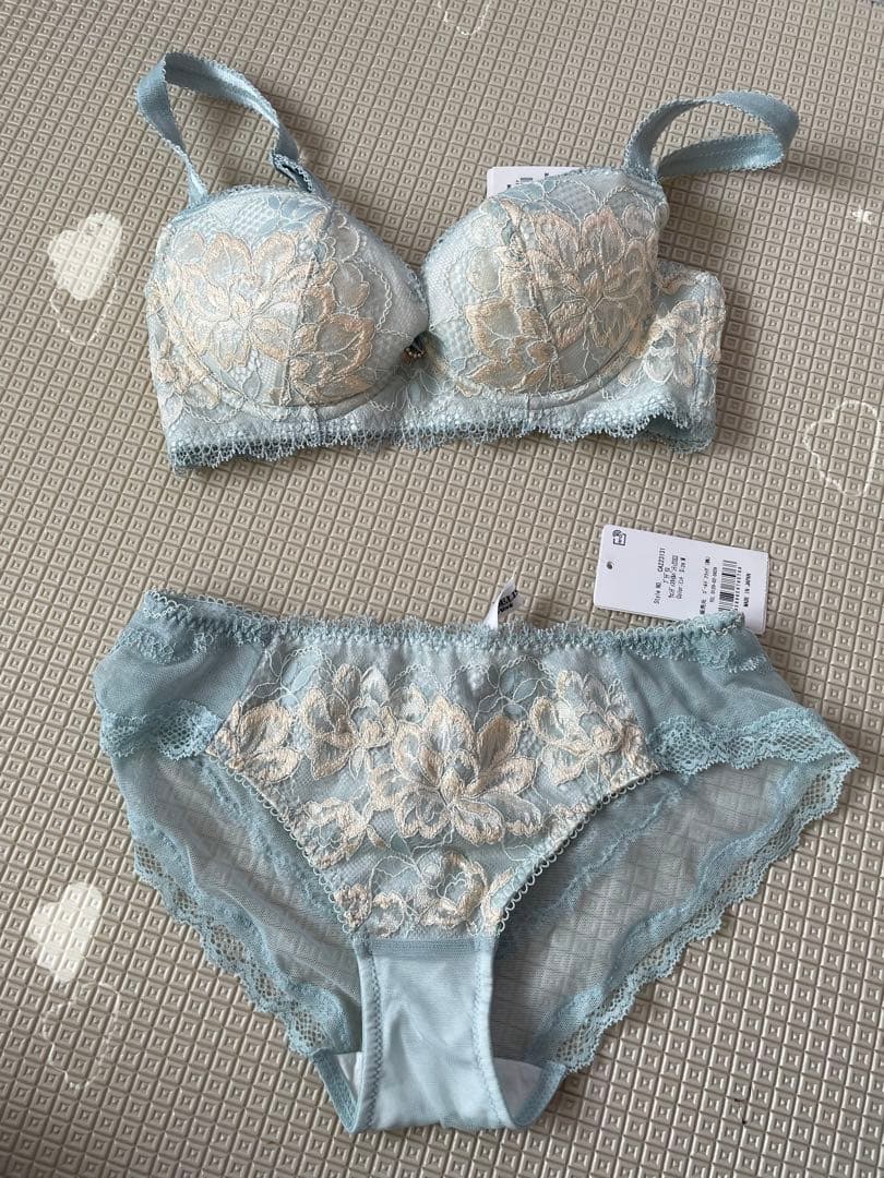 新品タグ付き　ブラデリスニューヨーク　D65 ショーツM