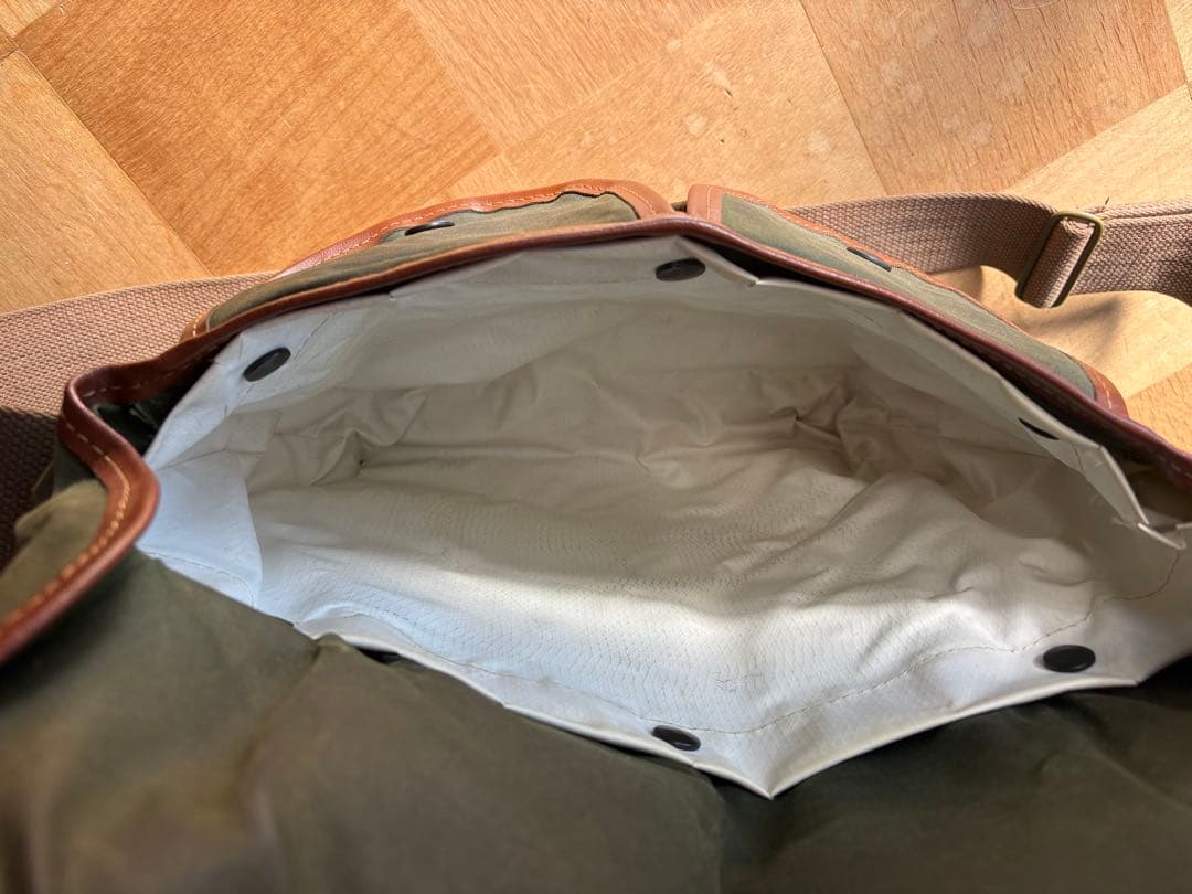 baraour バブアー ショルダーバッグオイルド 釣り メッセンジャーバック