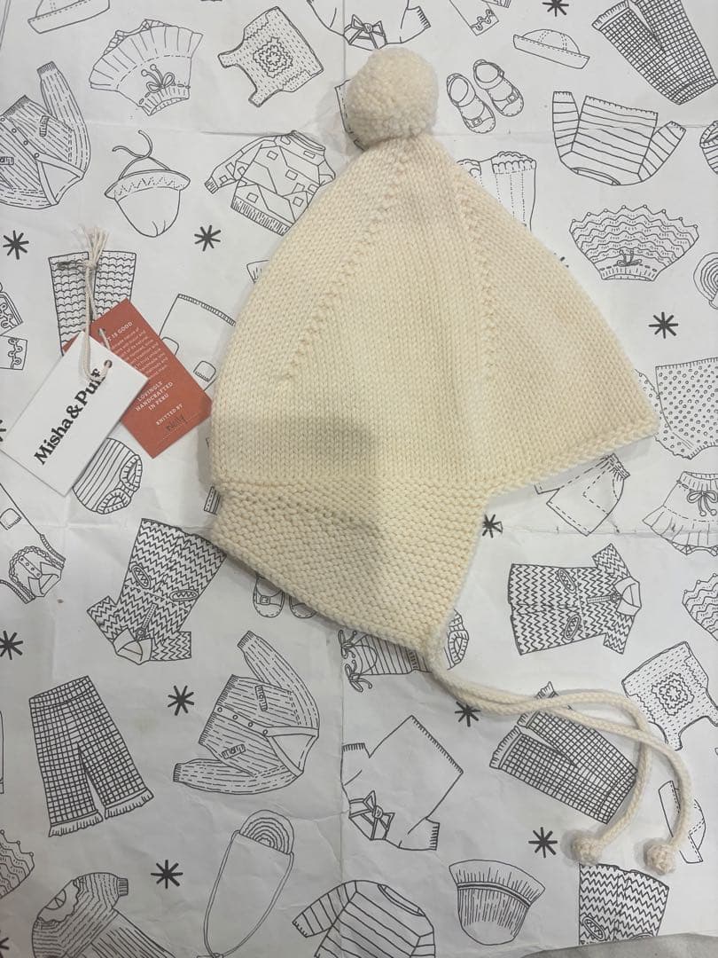 も*ち様 Misha & Puff ポンポン付きニット帽 クリーム色