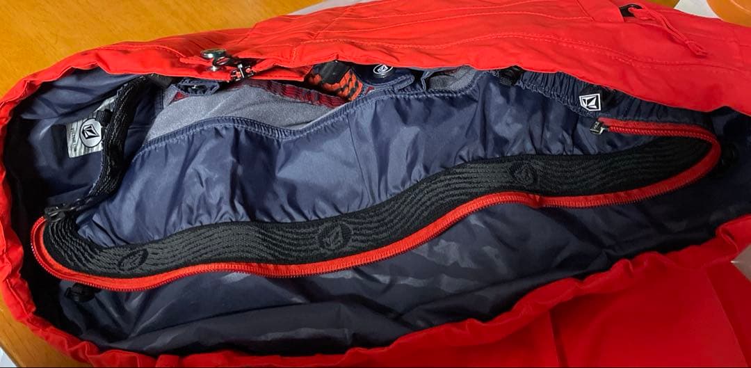 ボルコム volcom ゴアテックス　goretex ウェア　スノーボード　赤系