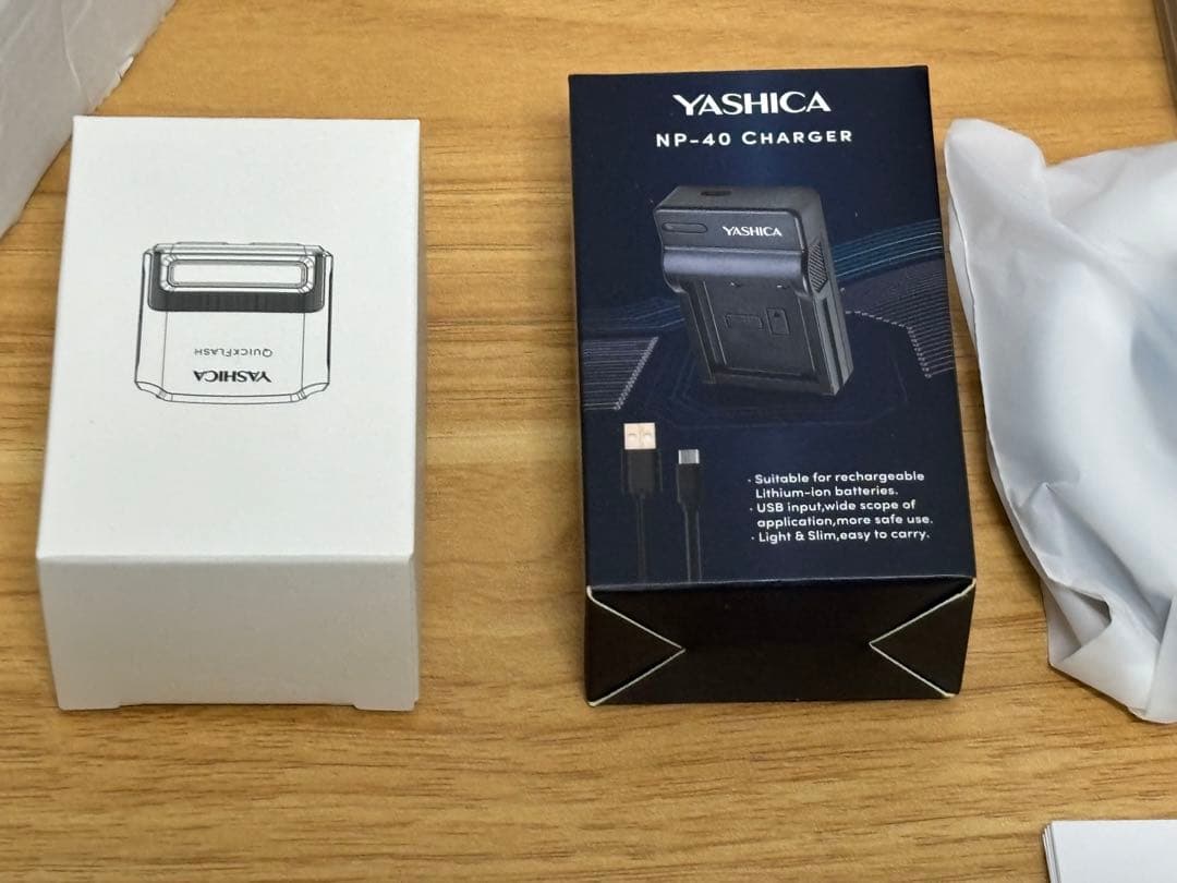 未使品/新品近YASHICA FX-D300 デジタルカメラ セット