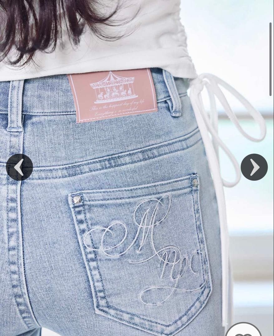 ミシェルマカロン　美脚フレアデニム新品未使用タグ付きMサイズ