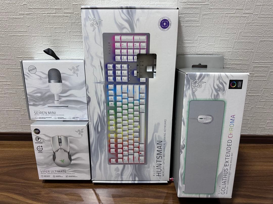 RAZER 白 デバイスセット マウス キーボード マイク マウスパッド