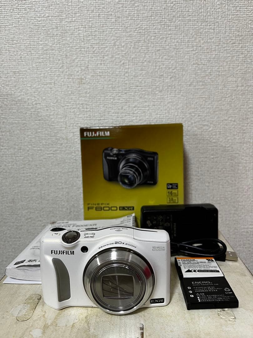 コンデジ箱付きFUJIFILM finepixF800exrです