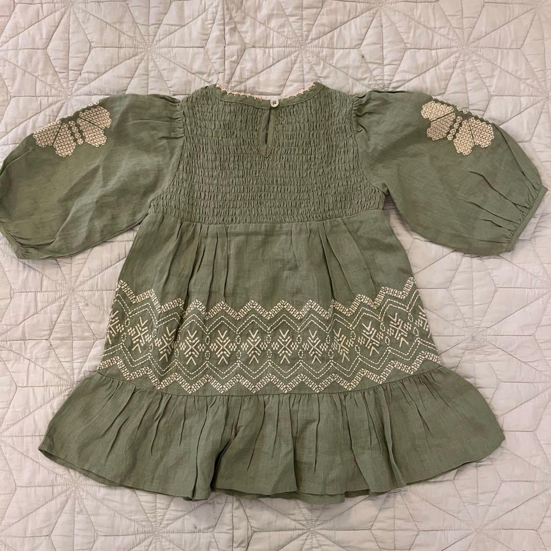 Apolina グリーン刺繍ワンピース 2-3Y