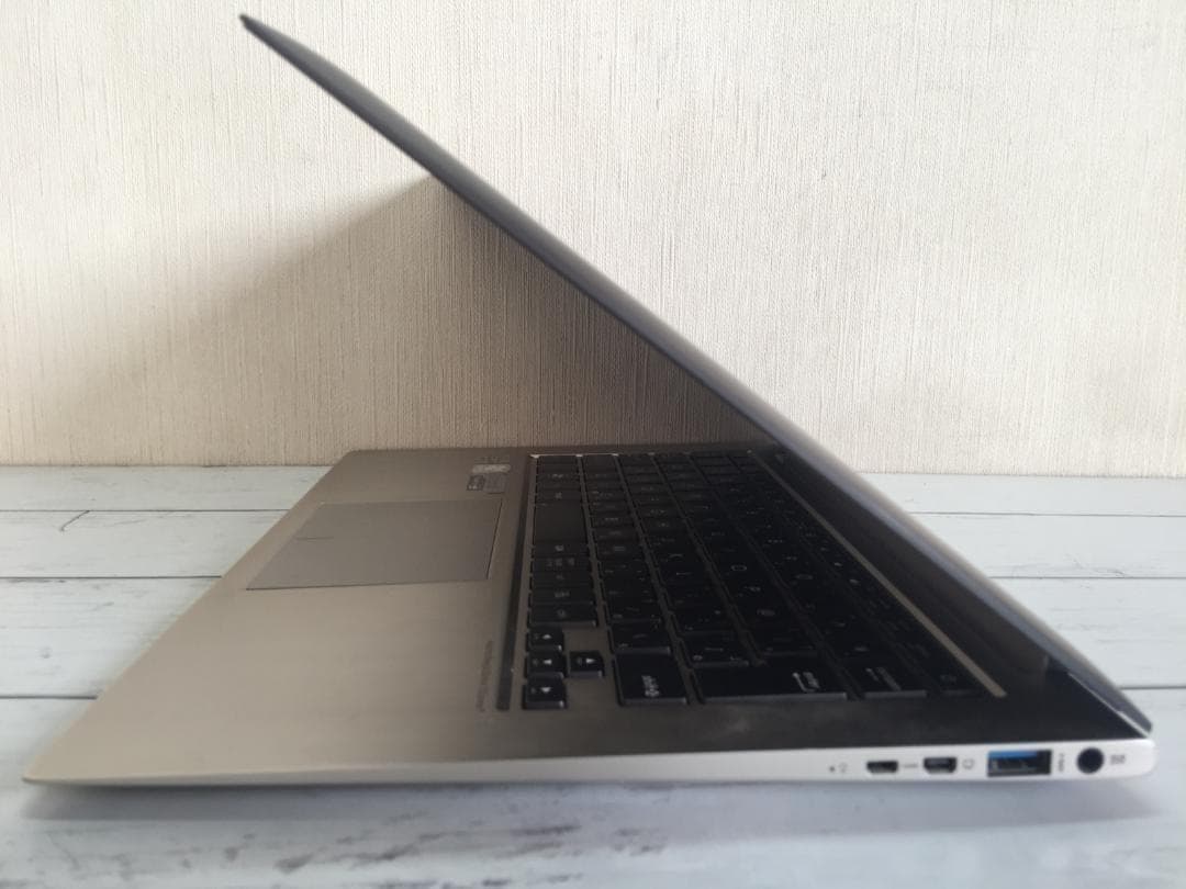 ASUS UX31A 13.3型液晶 IPS/SSD128G/Offece 軽量