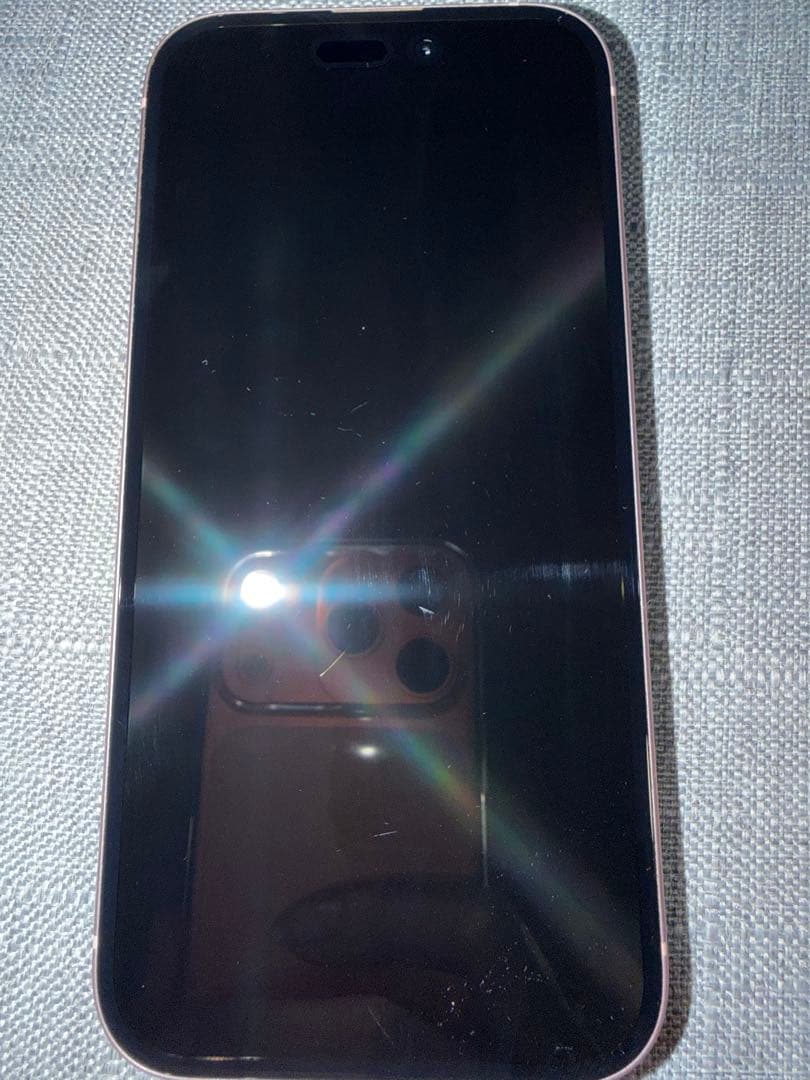 iPhone 15 ピンク 128GBです