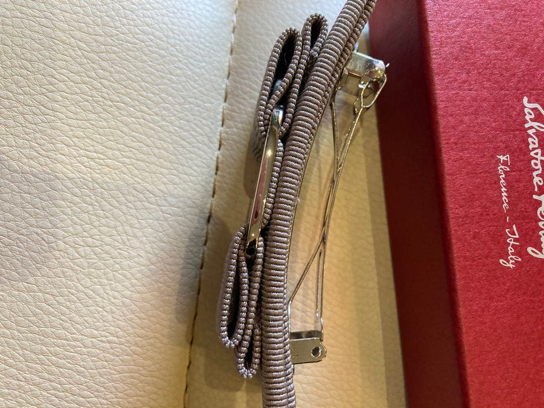 Salvatore Ferragamo 薄茶リボンバレッタ箱付き