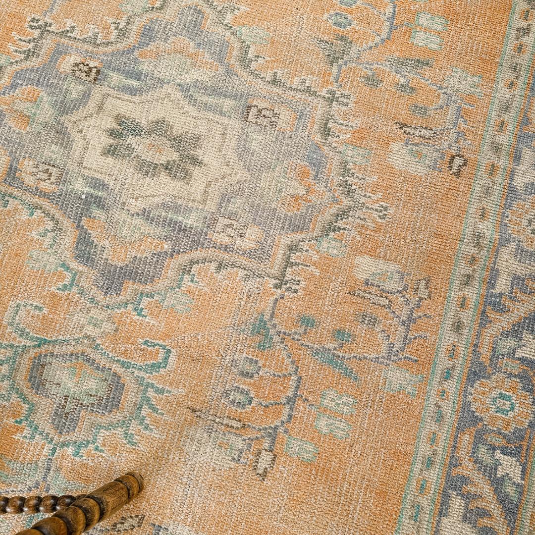 トルコ ヴィンテージラグ A115 大判 ペールオレンジ ターコイズ ブルー