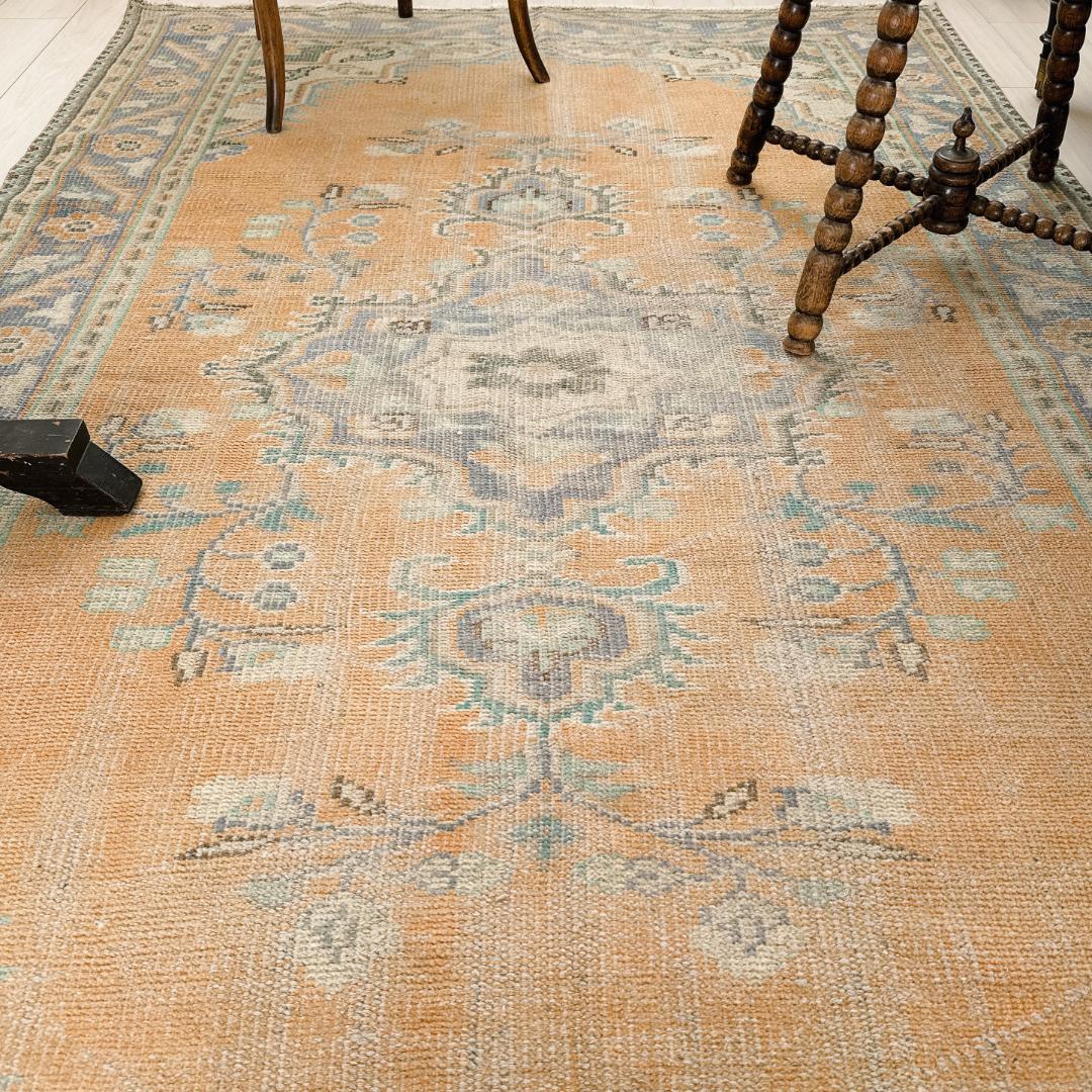 トルコ ヴィンテージラグ A115 大判 ペールオレンジ ターコイズ ブルー