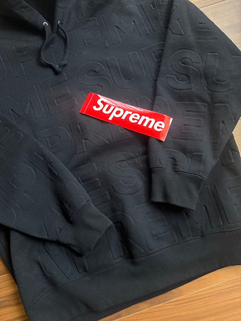 ※2/7まで限定価格 supreme エンボスロゴパーカー